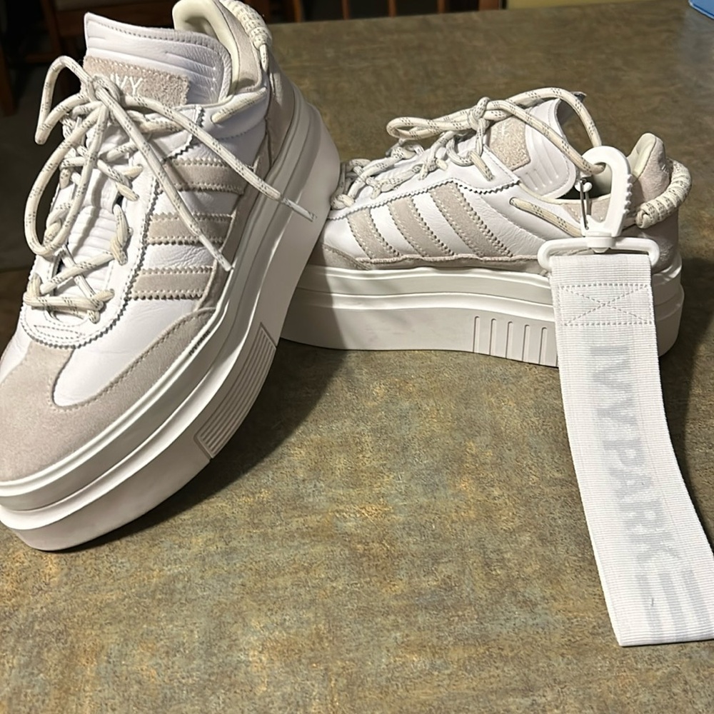 Adidas Ivy Park Super Super Sleek 72 size 8 worn twice in excellent condition